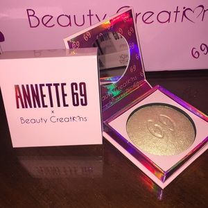 💄Annette 69 Beauty Creations Highligher